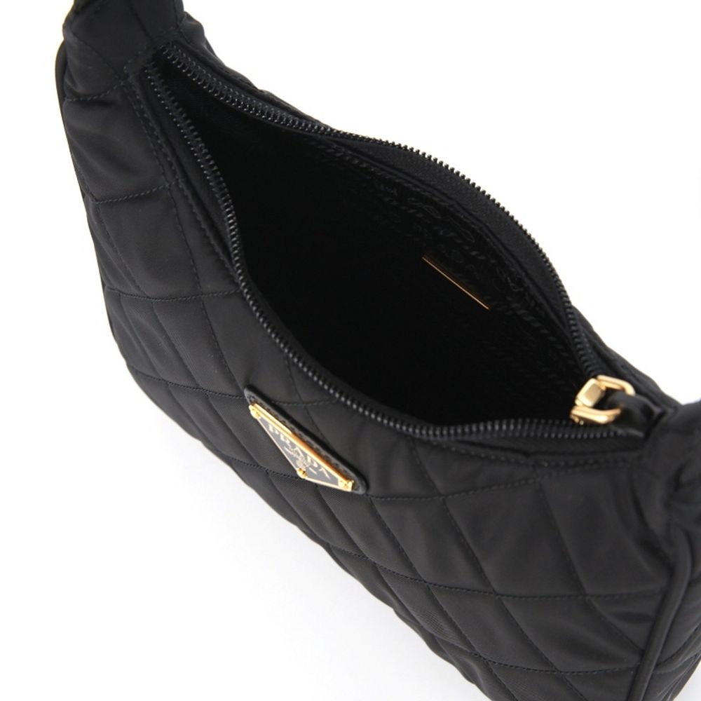 Bolso de hombro Prada de nailon negro