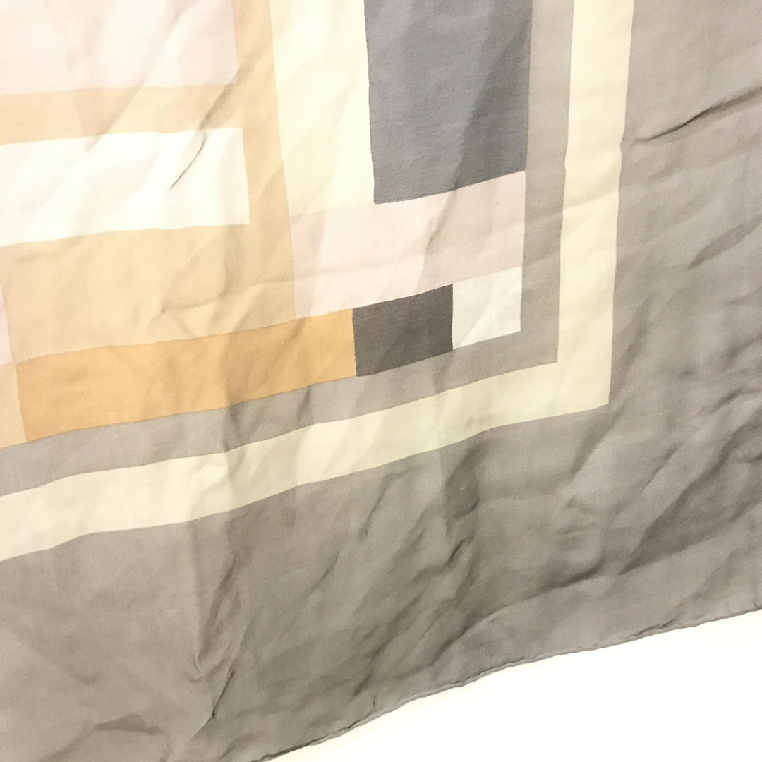 Salvatore Ferragamo-skjerf, Silke