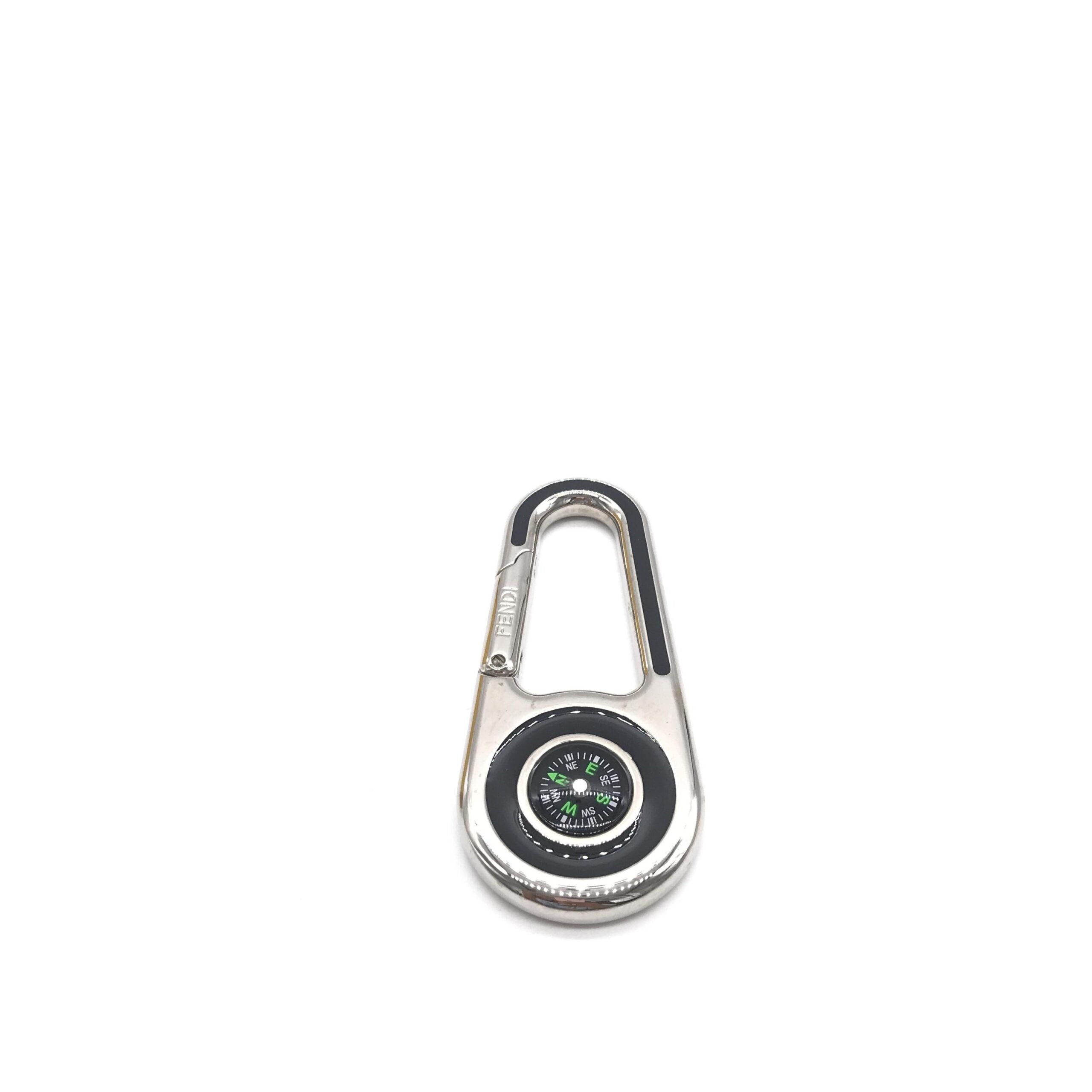 Llavero con charm brújula de metal plateado Fendi