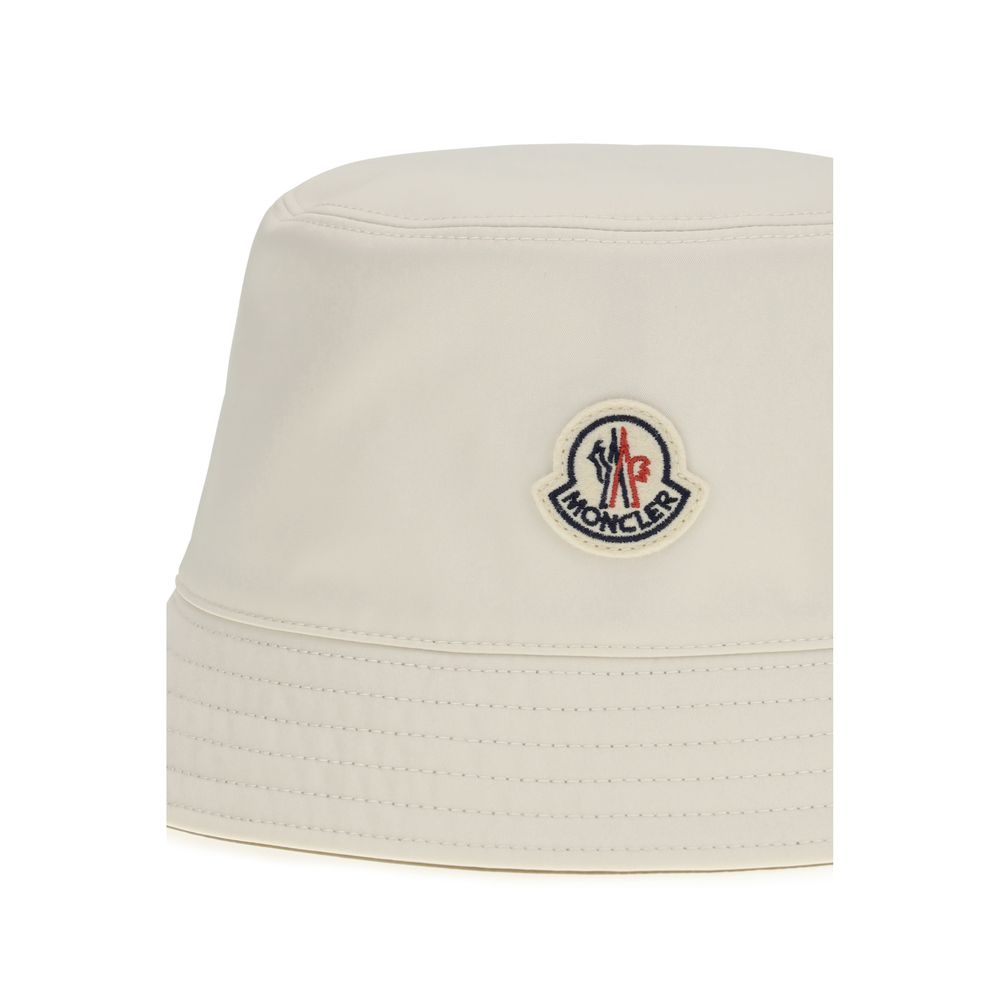 Moncler hvit bøttehatt i polyester