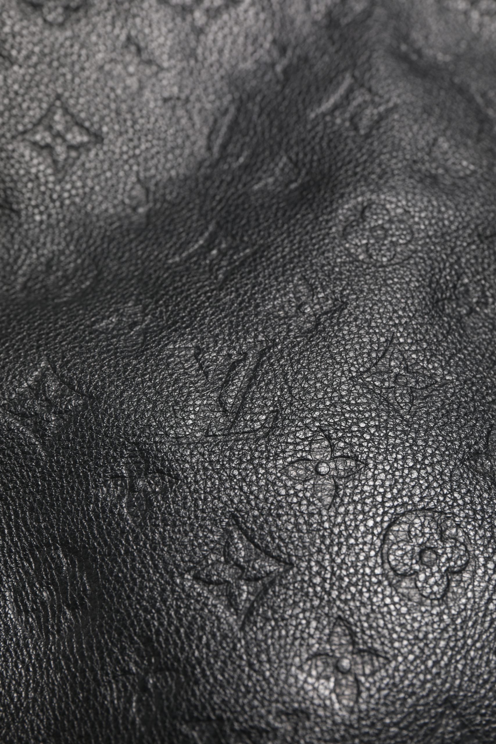 Louis Vuitton Black Monogram Empreinte Artsy MM håndveske