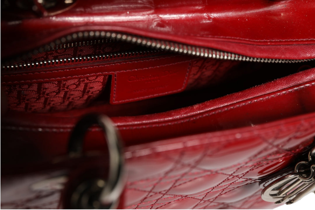 Christian Dior kirsebærrød patentlær Cannage-quilting liten Lady Dior-veske