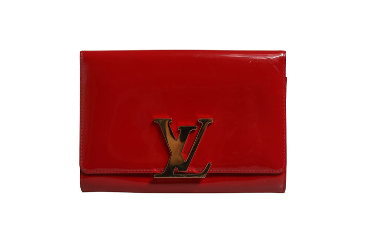 Louis Vuitton Louise PM rød patent skinn-lommebok med kjede