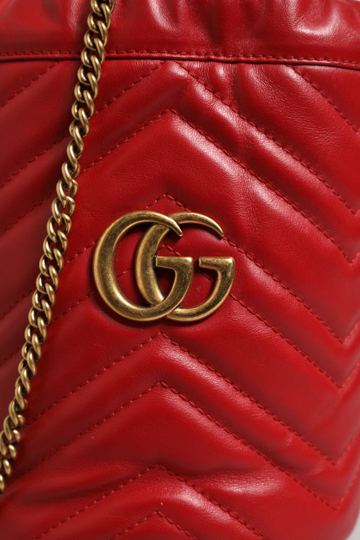 Gucci Red Chevron-vattert Kalveskinn GG Marmont Skulderveske