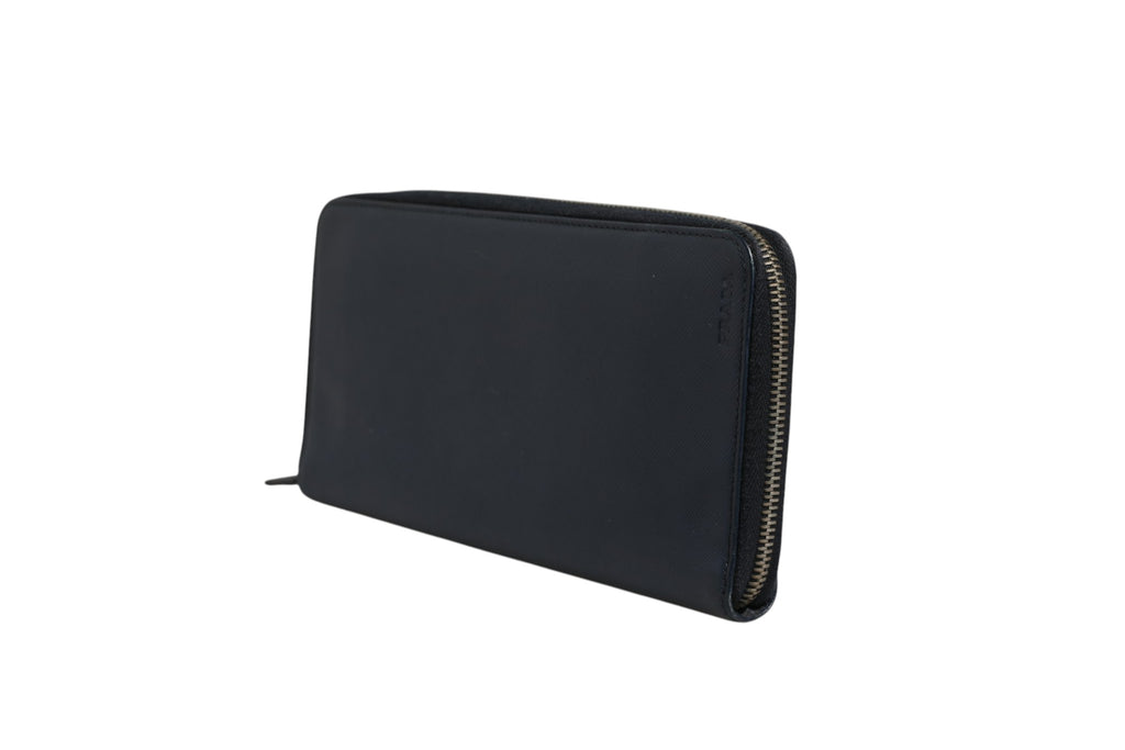 Cartera Oliver de Prada en piel grabada, azul marino, con cierre de cremallera