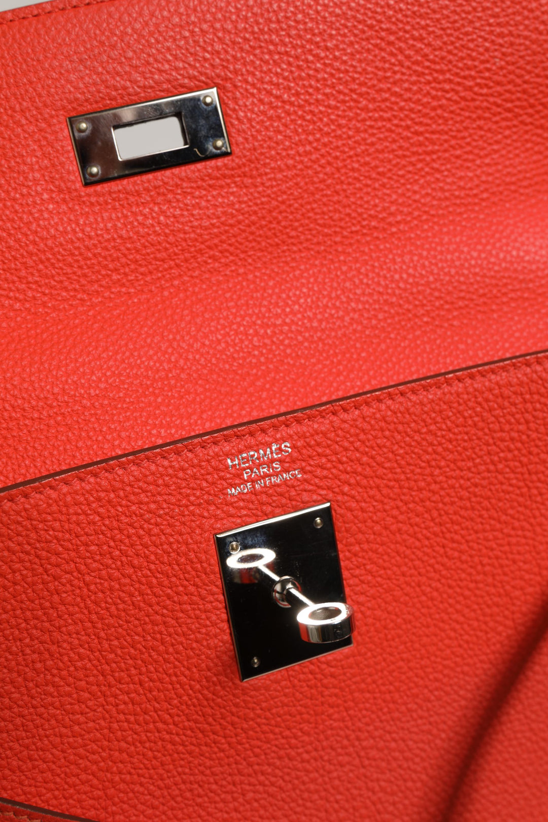 Hermès Kelly 32 toveis håndveske med palladiumbeslag