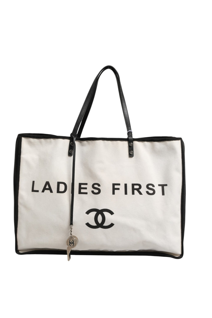 Chanel Ladies First Hvit og Sort Canvas Shopper Tote Bag