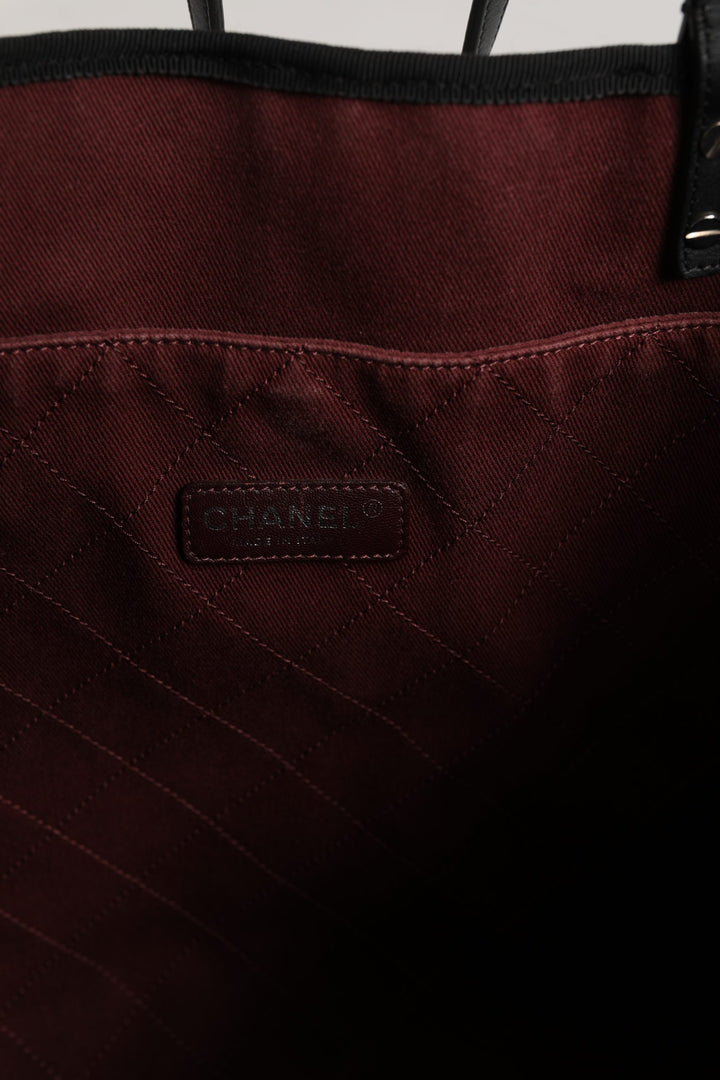 Chanel Ladies First Hvit og Sort Canvas Shopper Tote Bag