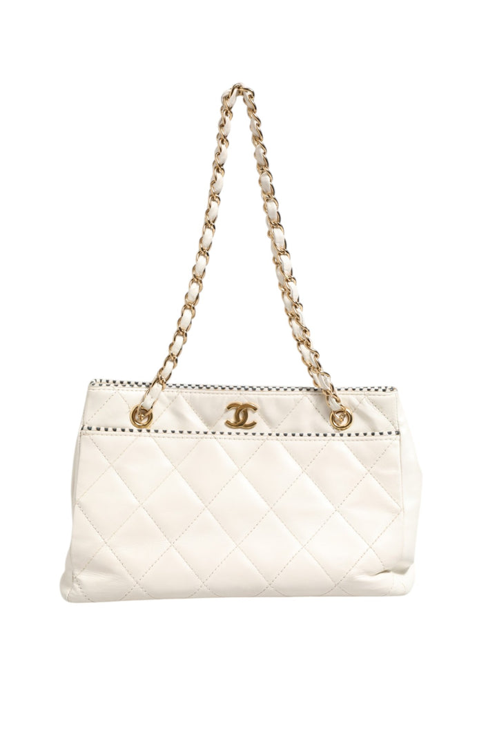 Chanel Shiny Calfskin Quilted Mini 22 Hvit 1792563