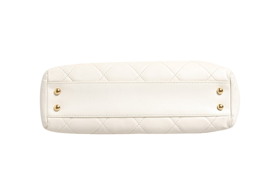 Chanel Shiny Calfskin Quilted Mini 22 Hvit 1792563
