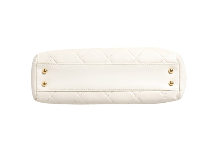 Chanel Shiny Calfskin Quilted Mini 22 Hvit 1792563