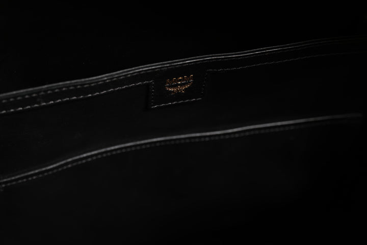 MCM Medium Stark Studded Visetos ryggsekk – Rød