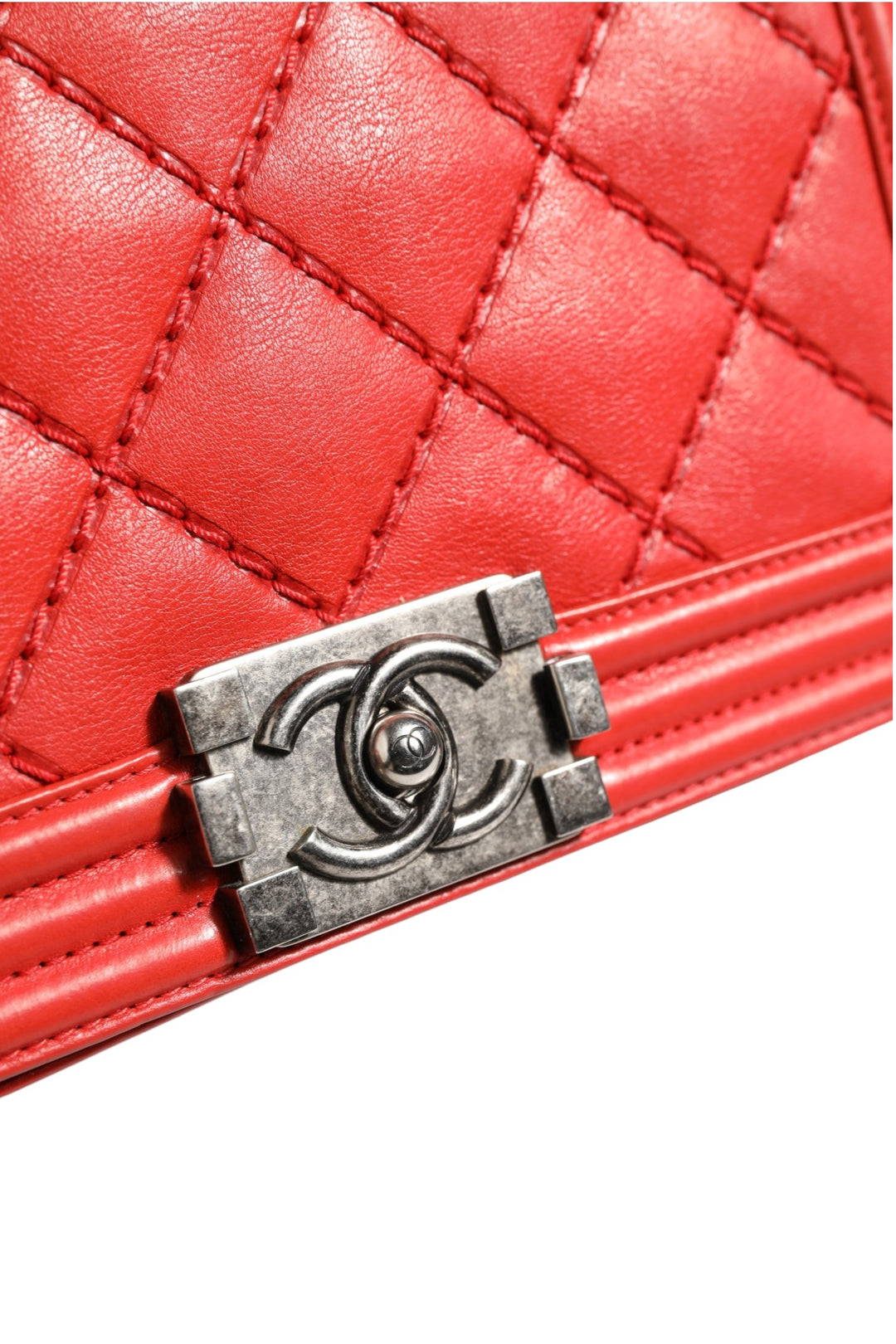 Chanel Rød Diamant Quiltet Kalveskinn Ny Medium Boy Bag