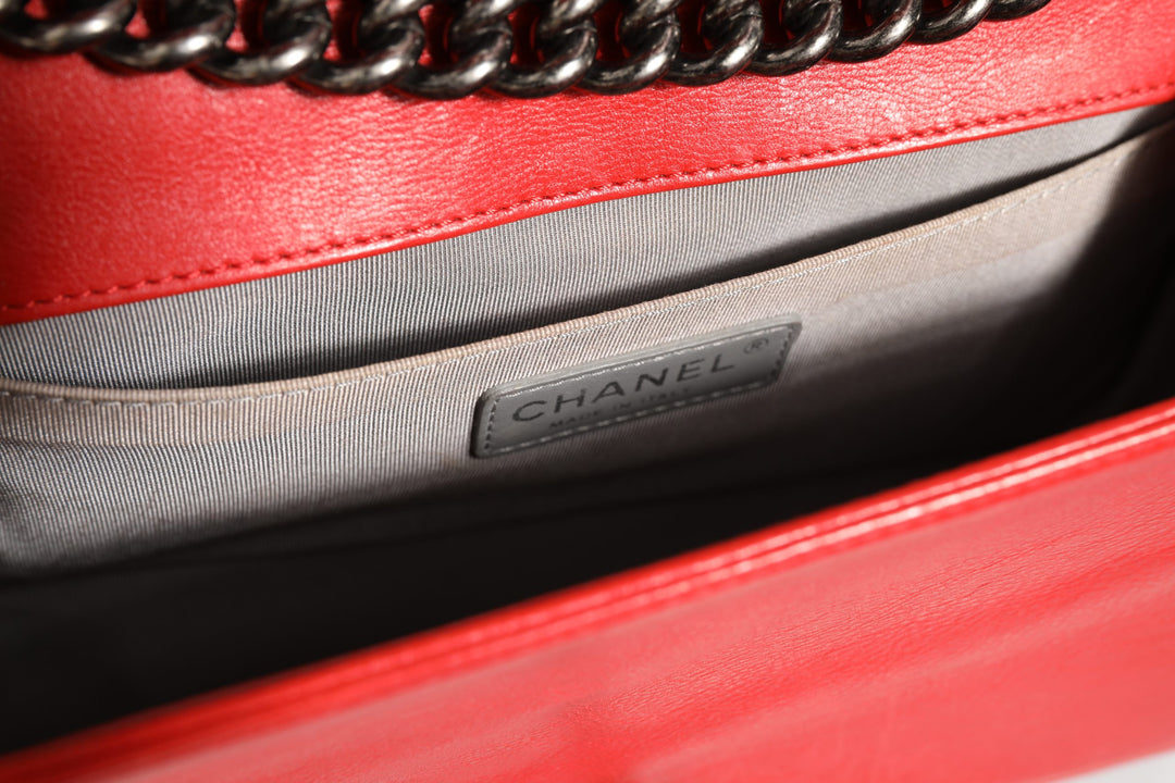 Chanel Rød Diamant Quiltet Kalveskinn Ny Medium Boy Bag