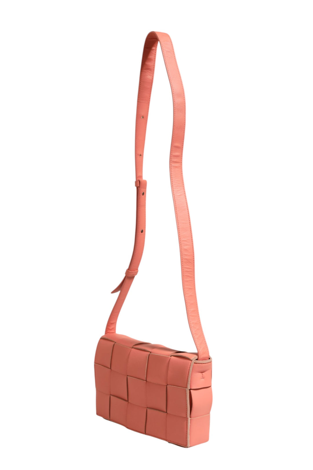Bottega Veneta Cassette Crossbodyveske i Maxi Intrecciato Lammeskinn