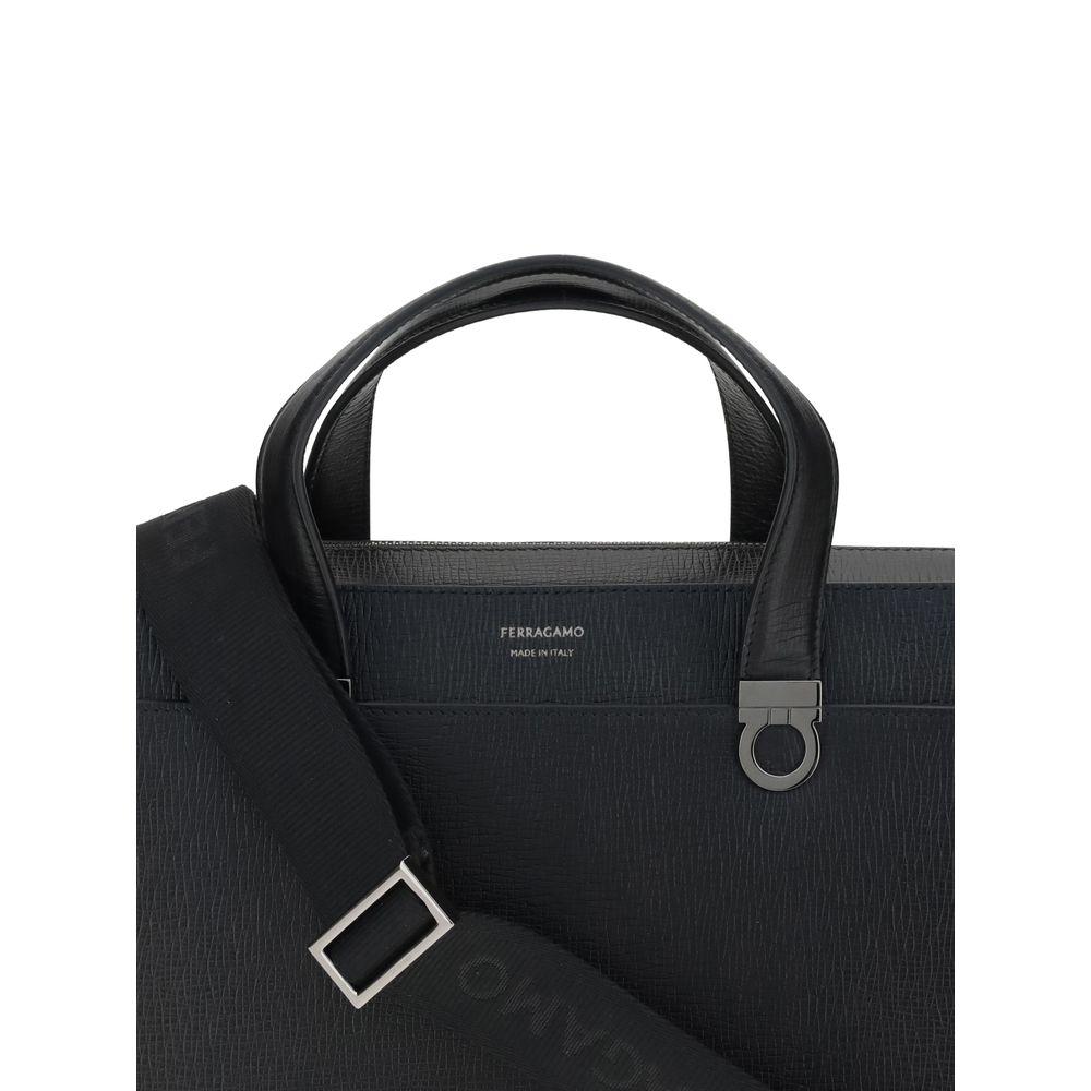 Ferragamo svart kalveskinn Bos Taurus stresskoffert