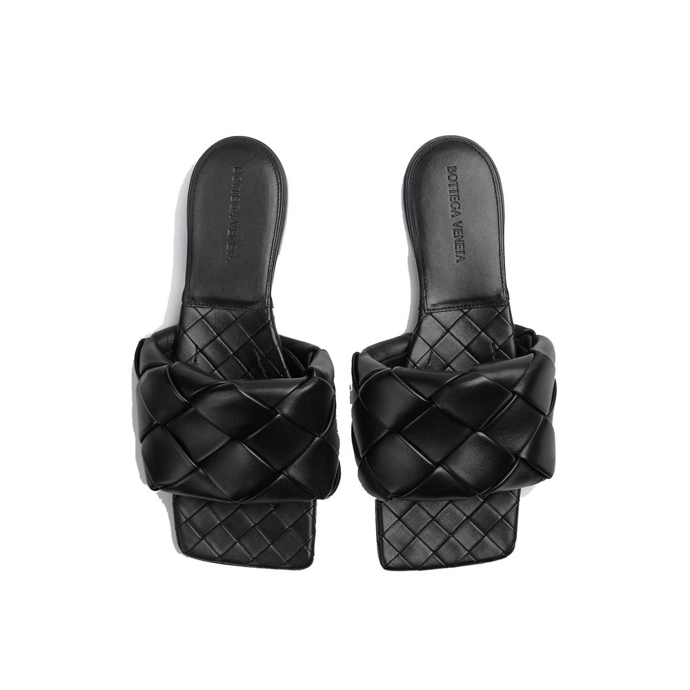 Bottega Veneta Svarte Flate Sandaler i Lammeskinn