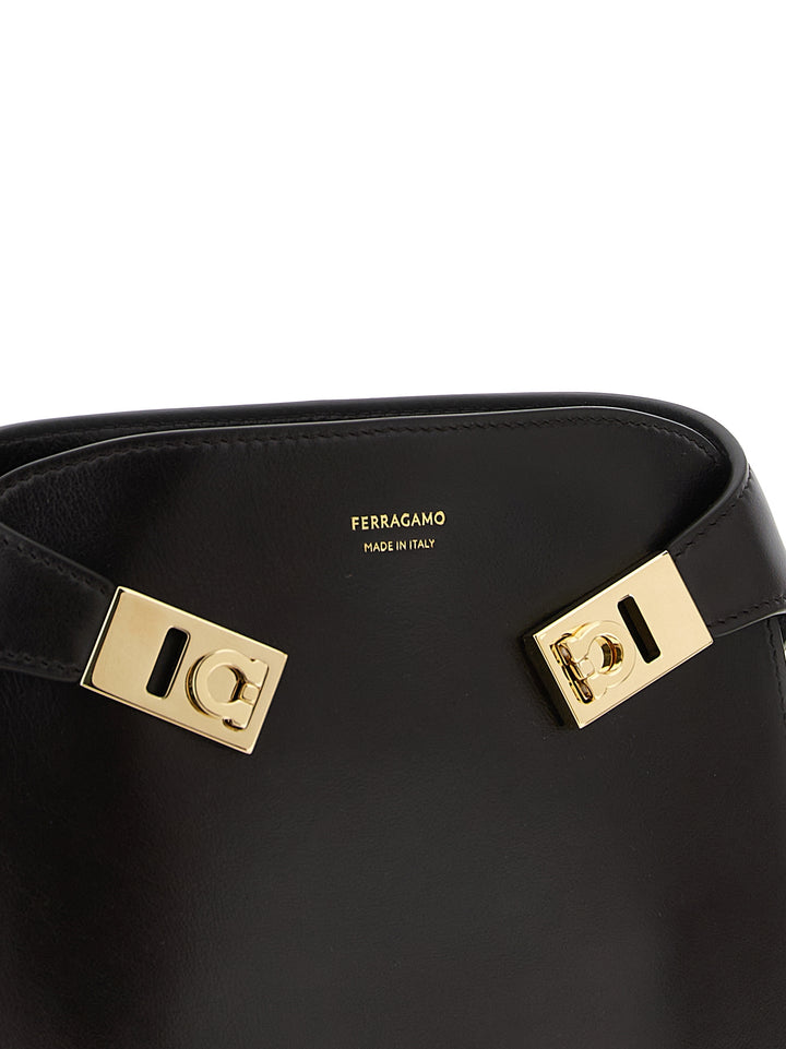 Ferragamo Crossbodyveske i brunt kalveskinn