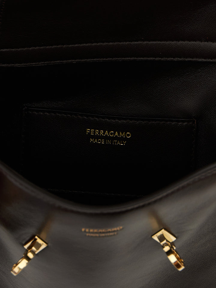 Ferragamo Crossbodyveske i brunt kalveskinn