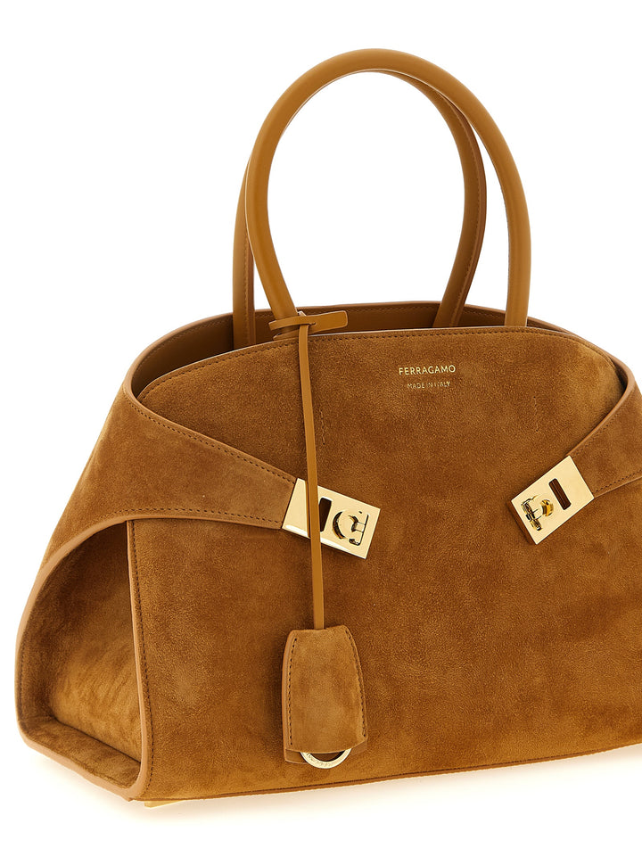 Ferragamo Beige Håndveske i Geiteskinn