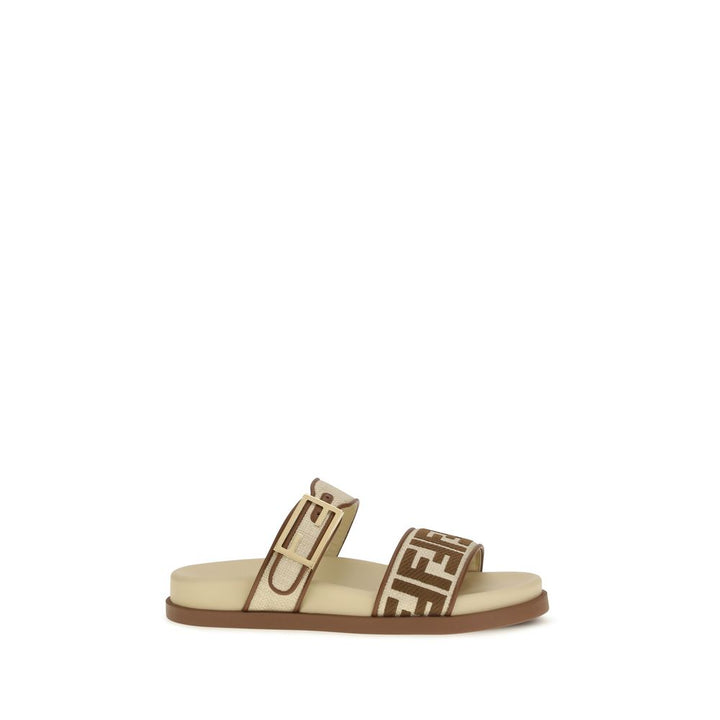 Fendi flate sandaler i brun raffia