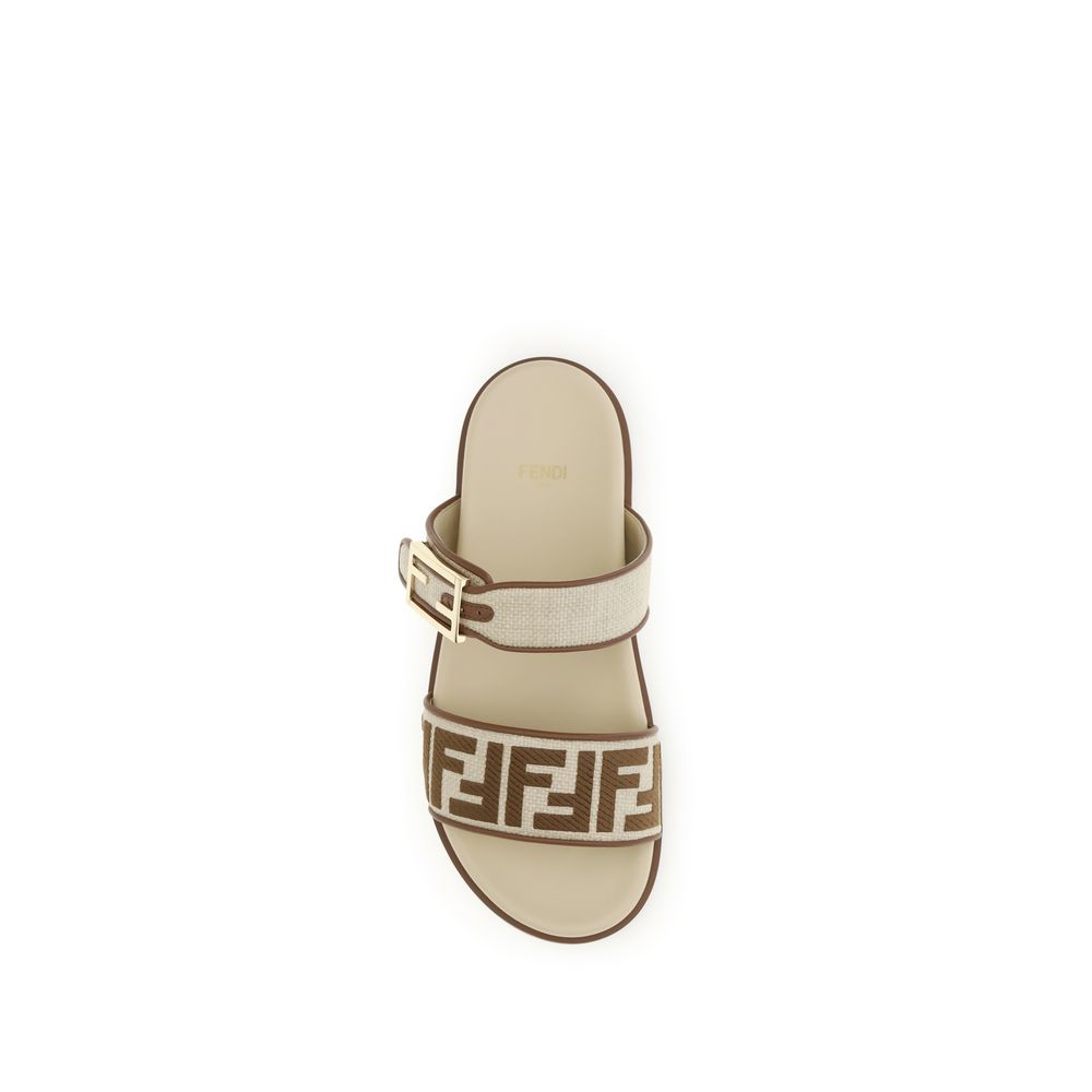 Fendi flate sandaler i brun raffia