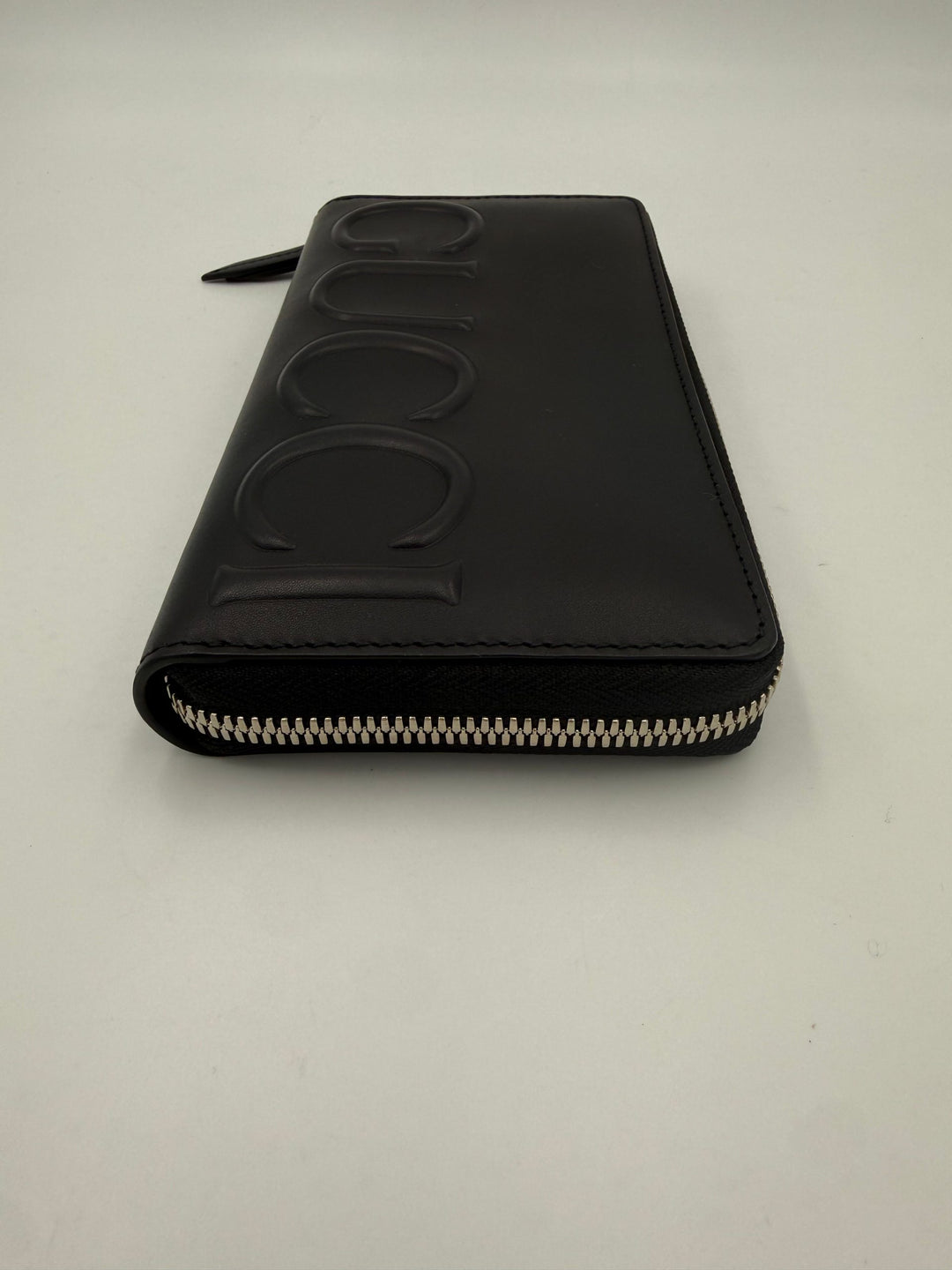 Gucci GUCCI Glidelås Sort Pregende Logo Lommebok