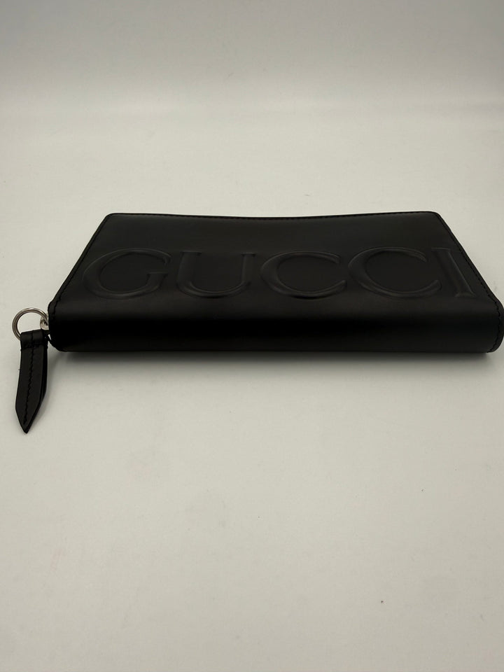 Gucci GUCCI Glidelås Sort Pregende Logo Lommebok