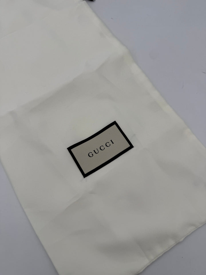 Gucci GUCCI Glidelås Sort Pregende Logo Lommebok