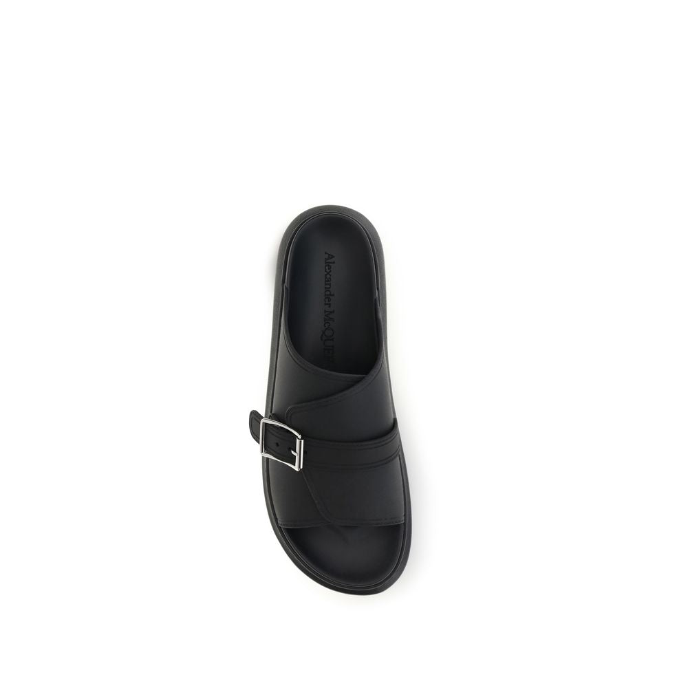 Alexander McQueen Svarte kalveskinn-platåsandaler i Bos Taurus