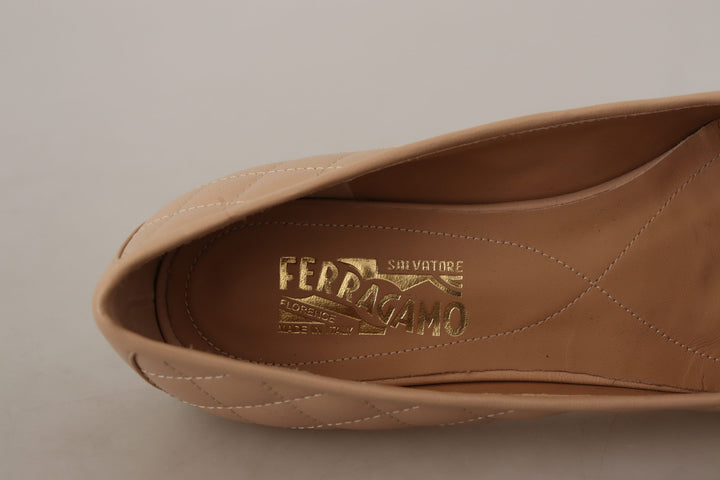 Salvatore Ferragamo Ballerinasko i beige og svart nappaskinn