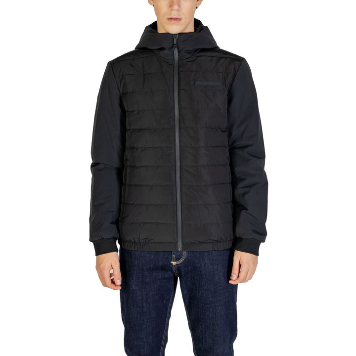 Calvin Klein sort skalljakke i resirkulert polyester
