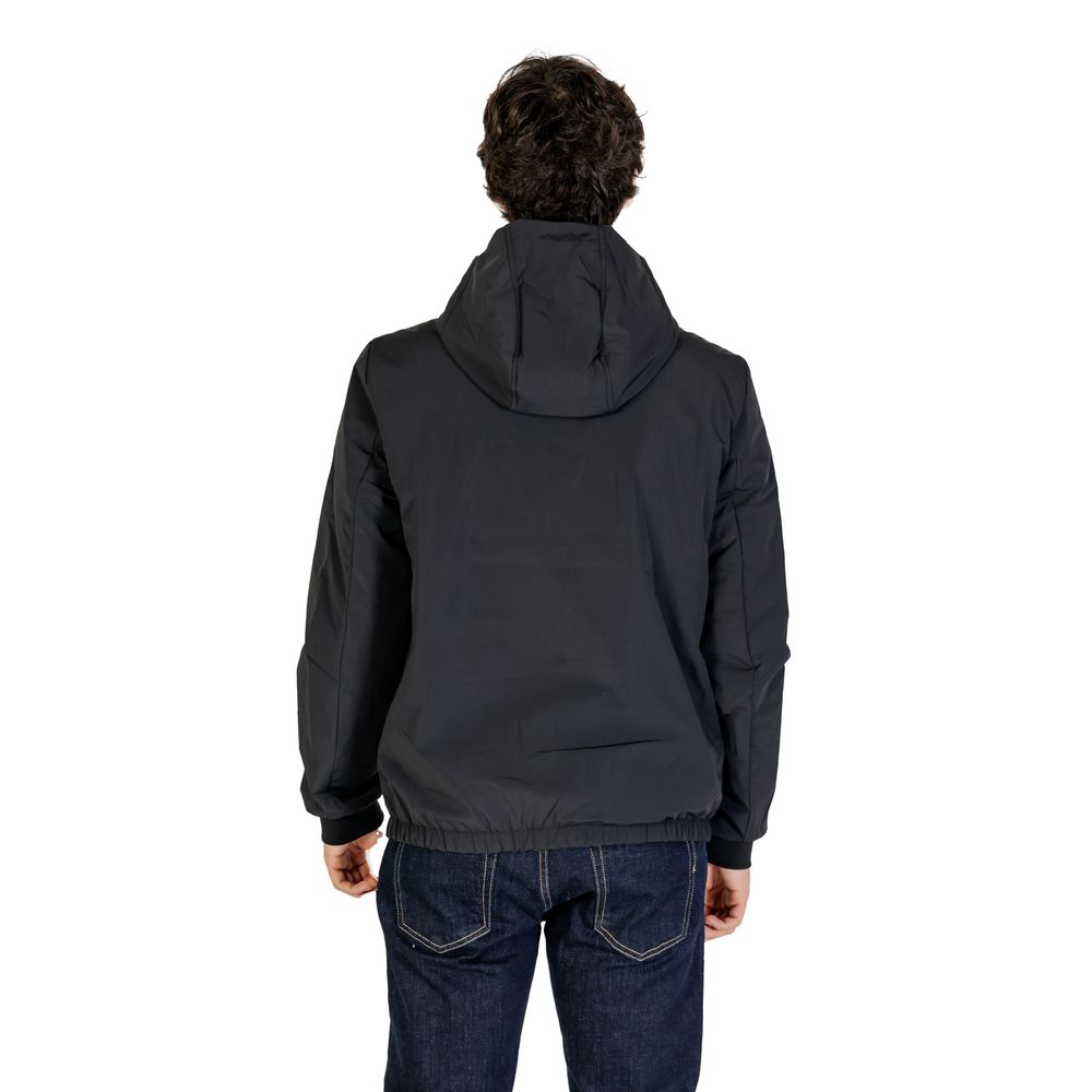 Calvin Klein sort skalljakke i resirkulert polyester