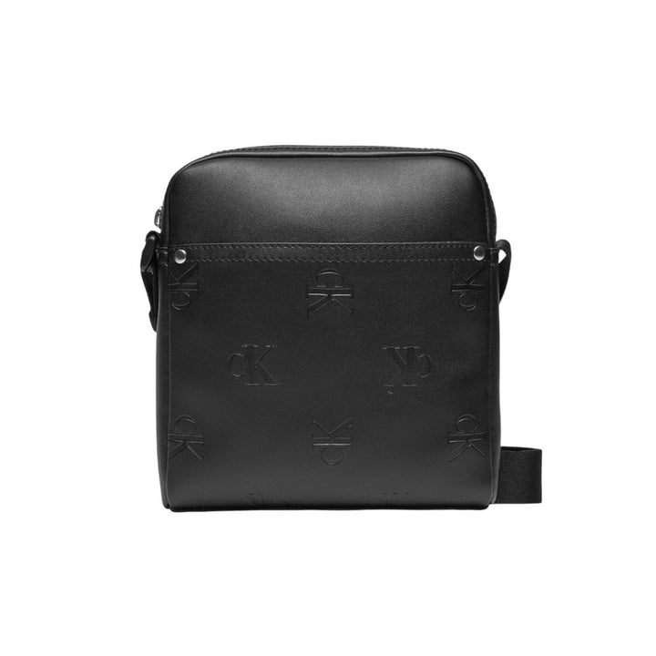 Calvin Klein Jeans Skulderveske i svart polyetylen