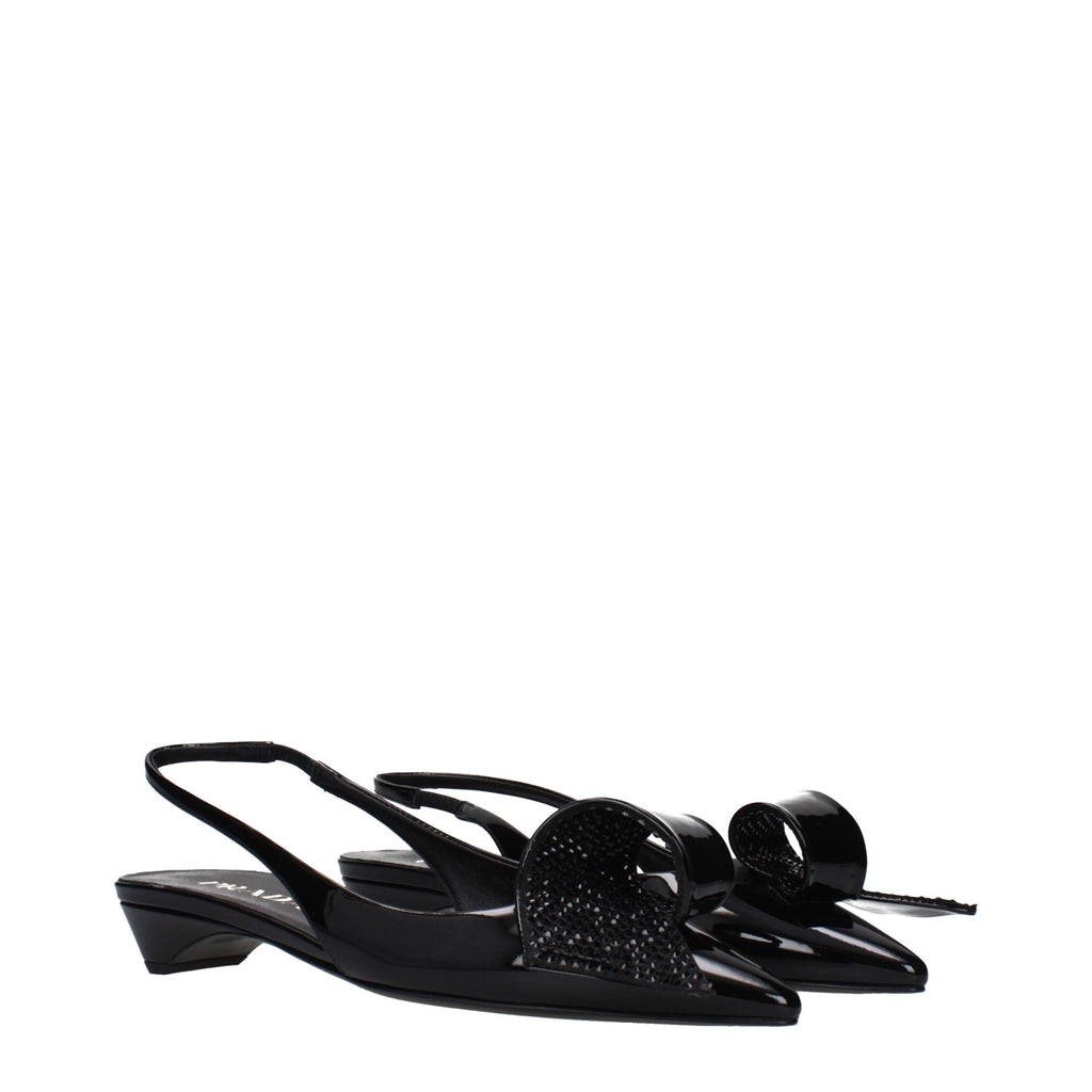Sandalias planas de cuero negro Prada