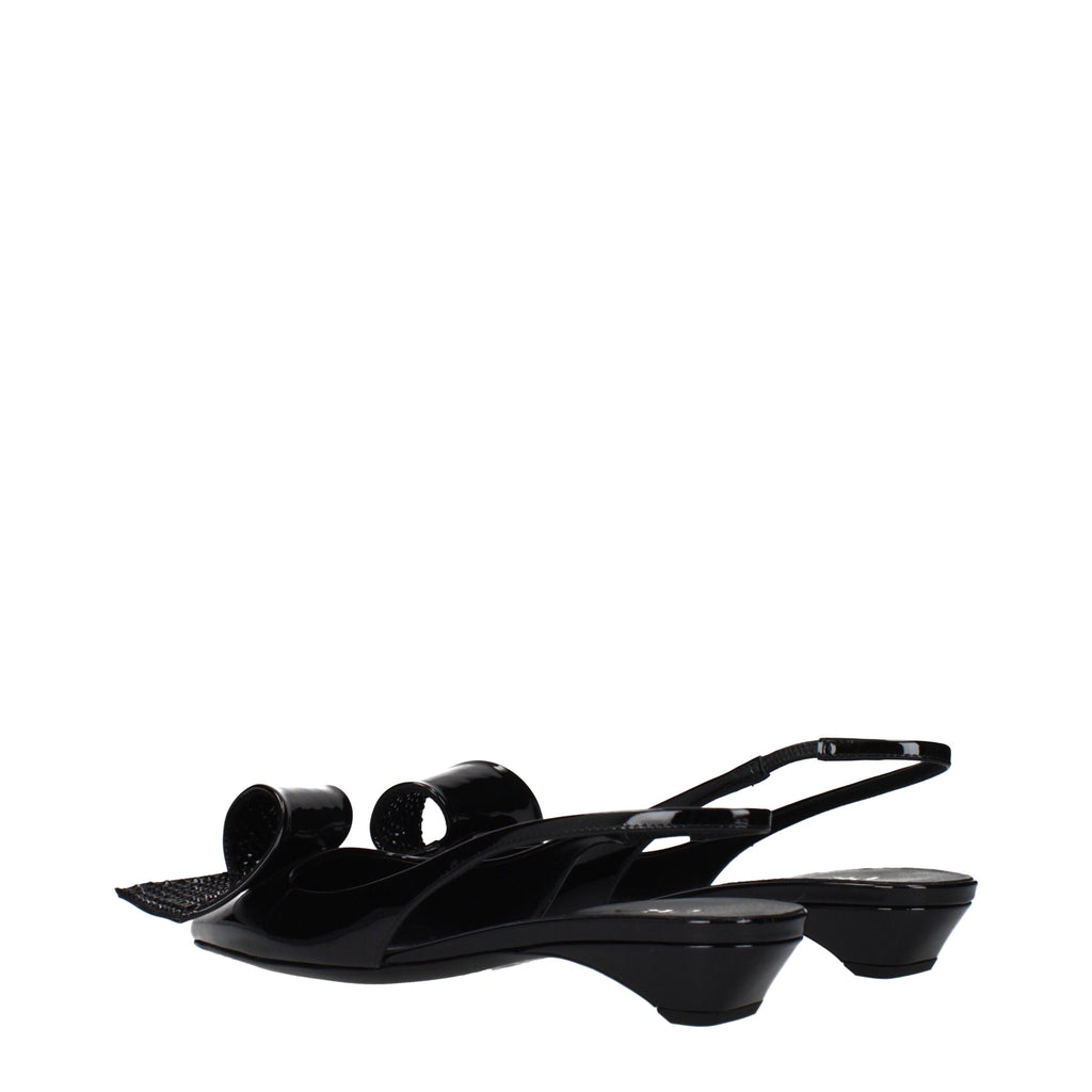 Sandalias planas de cuero negro Prada