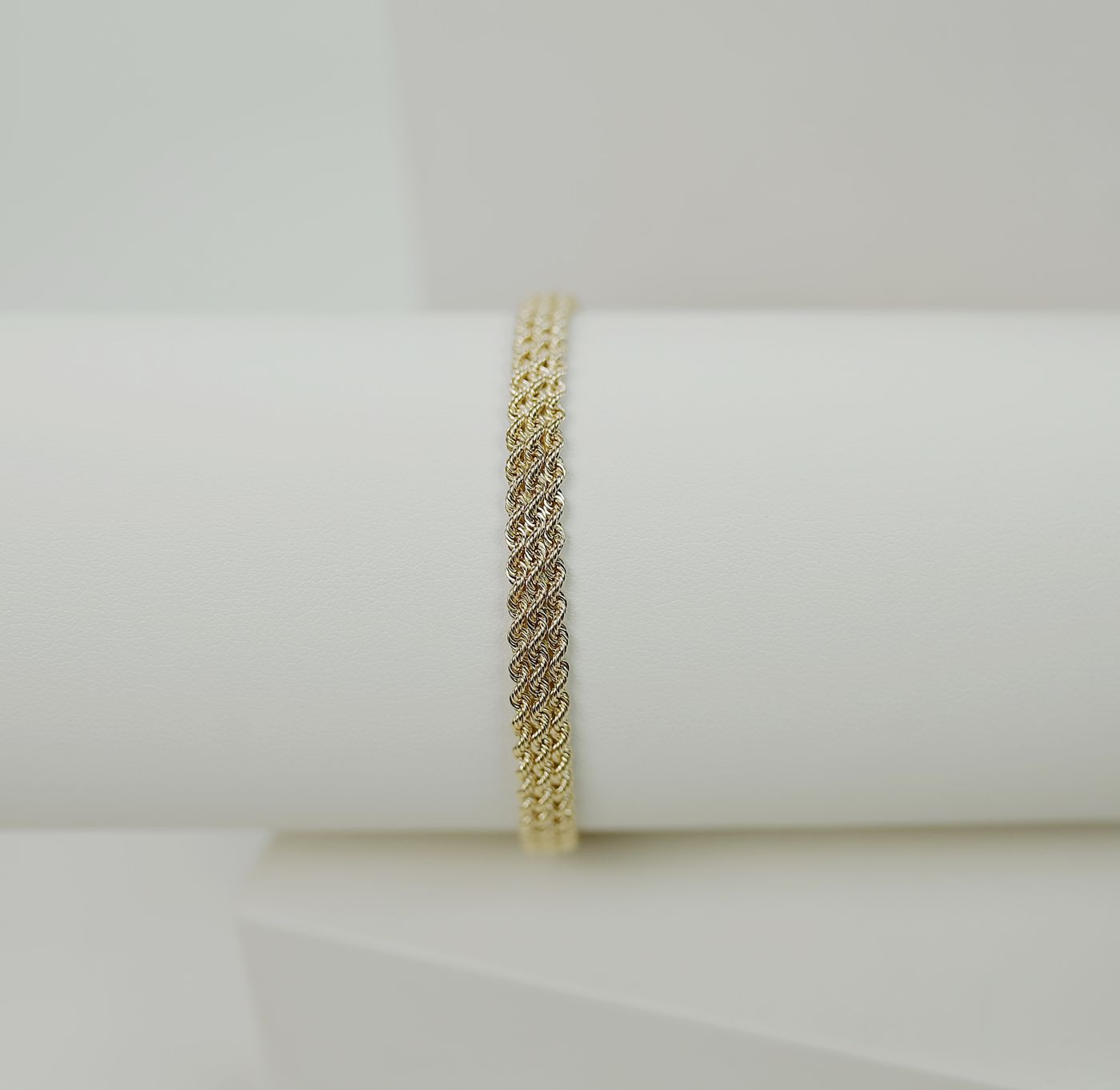 Two-tone link bracelet
